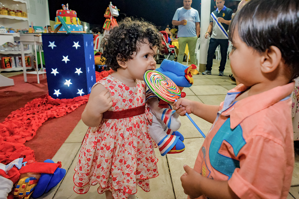 Cobertura fotográfica festa de aniversário tema patati patatá menino criança infantil book fotográfico fotografia palhaço bolo cama elástica docinhos brincadeiras niteroi rio de janeiro são Gon&ccedi