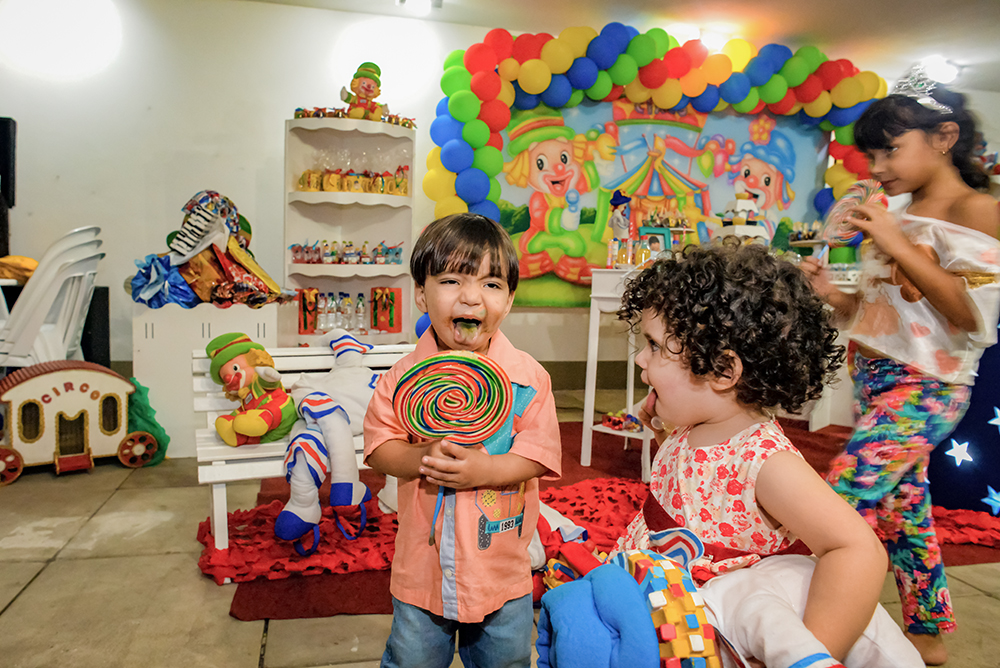 Cobertura fotográfica festa de aniversário tema patati patatá menino criança infantil book fotográfico fotografia palhaço bolo cama elástica docinhos brincadeiras niteroi rio de janeiro são Gon&ccedi