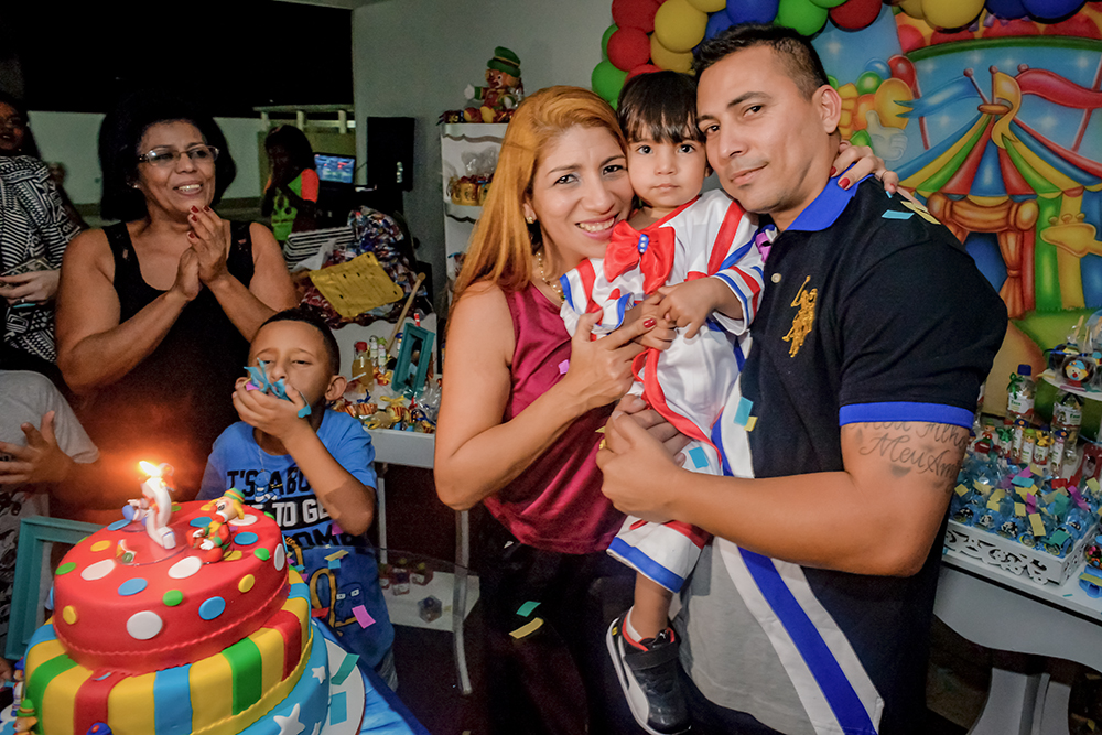 Cobertura fotográfica festa de aniversário tema patati patatá menino criança infantil book fotográfico fotografia palhaço bolo cama elástica docinhos brincadeiras niteroi rio de janeiro são Gon&ccedi
