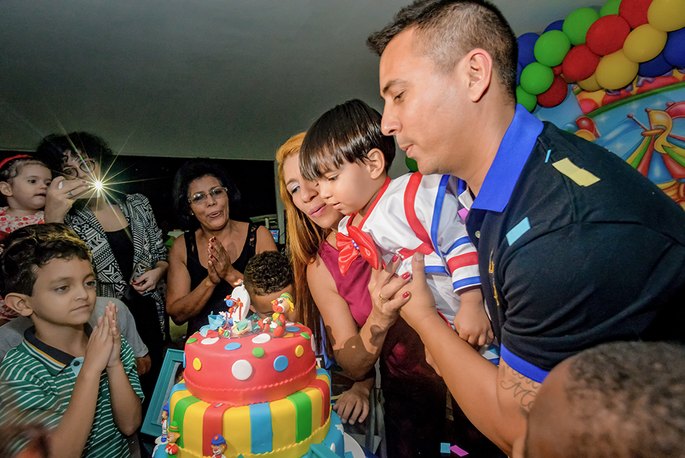Cobertura fotográfica festa de aniversário tema patati patatá menino criança infantil book fotográfico fotografia palhaço bolo cama elástica docinhos brincadeiras niteroi rio de janeiro são Gon&ccedi