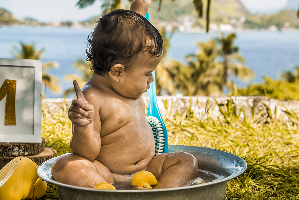 ensaio fotografico pre aniversário menino bebe infantil  book fotografia smash the fruit pequeno príncipe temático closes retrato banheira pos banho rio de janeiro niteroi são Gonçalo