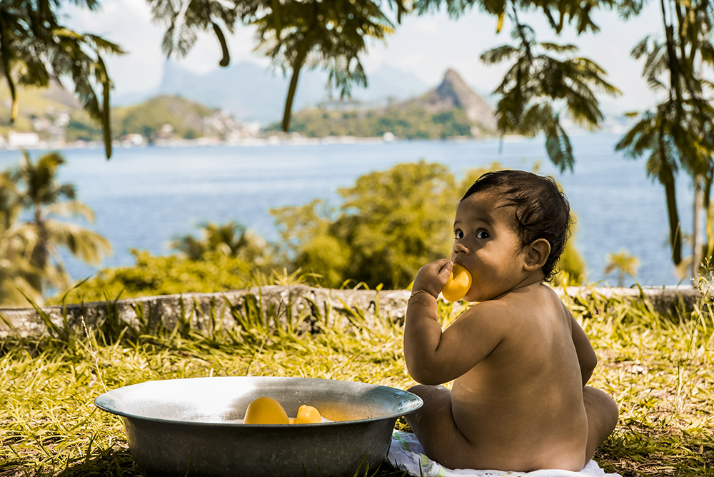 ensaio fotografico pre aniversário menino bebe infantil  book fotografia smash the fruit pequeno príncipe temático closes retrato banheira pos banho rio de janeiro niteroi são Gonçalo