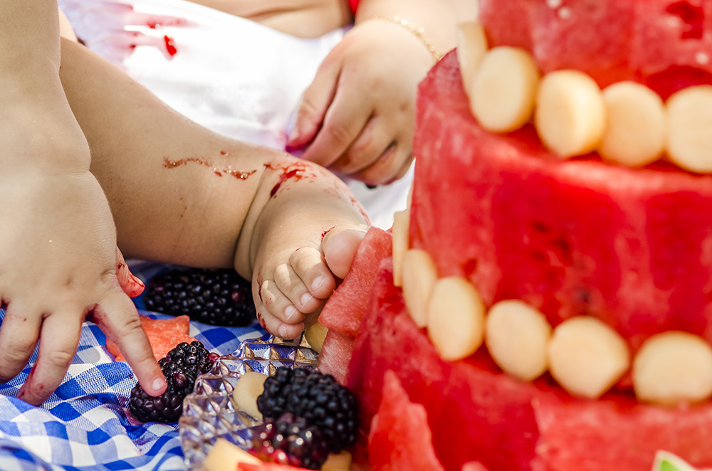 ensaio fotografico pre aniversário menino bebe infantil  book fotografia smash the fruit pequeno príncipe temático closes retrato banheira pos banho rio de janeiro niteroi são Gonçalo