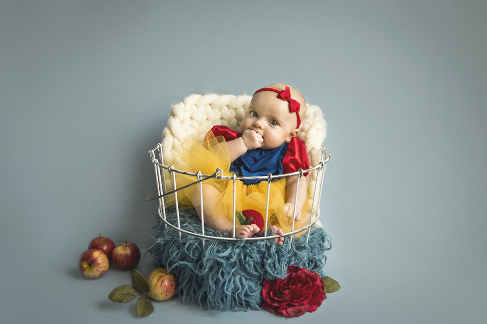 ensaio fotográfico temático  branca de neve bebe menina book fotografia acompanhamento trimestral estúdio rio de janeiro niteroi são Gonçalo