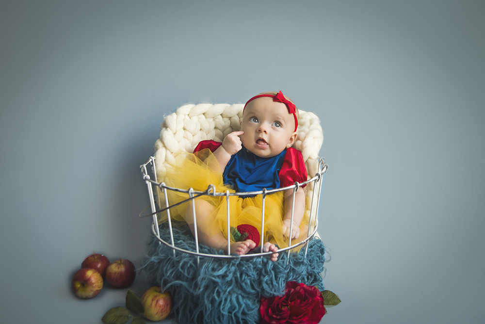 ensaio fotográfico temático  branca de neve bebe menina book fotografia acompanhamento trimestral estúdio rio de janeiro niteroi são Gonçalo