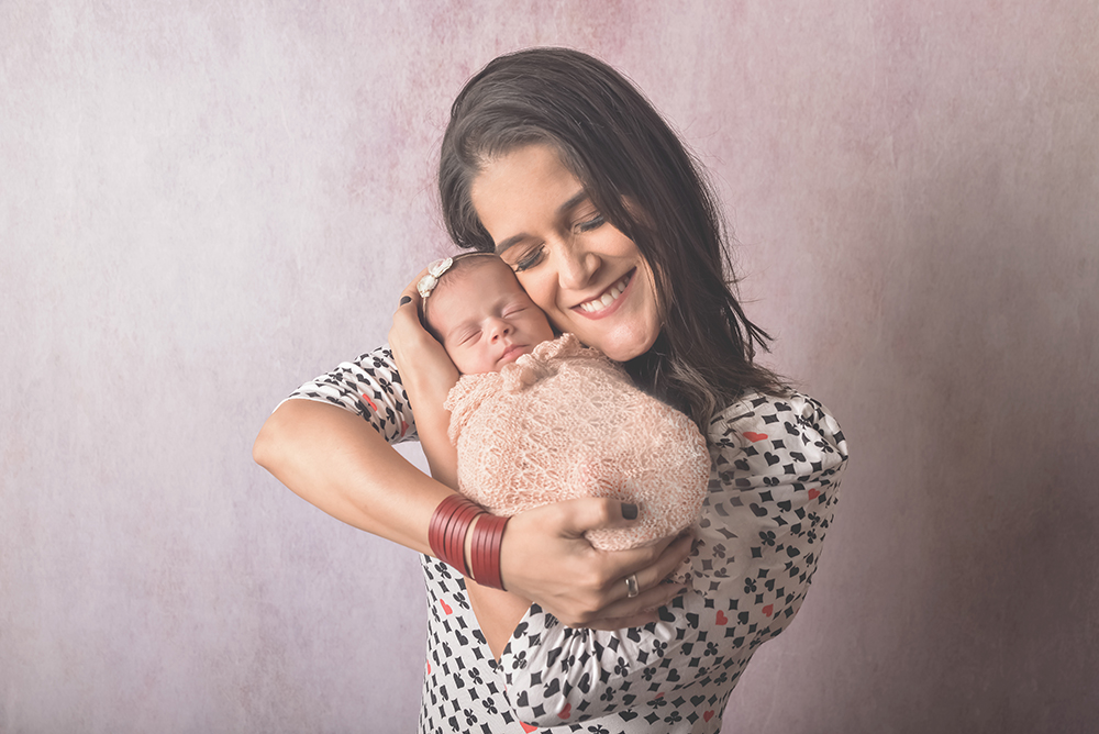 ensaio fotográfico dia das mães miniensaio newborn bebe menina book fotografia temático estúdio rio de janeiro niteroi são Gonçalo