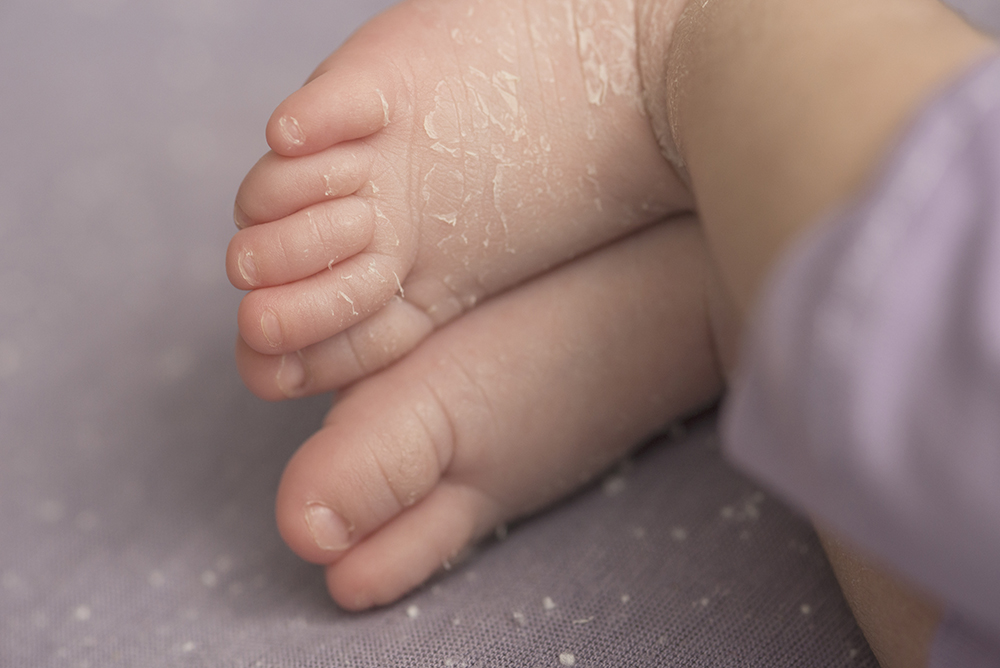 ensaio fotográfico newborn menina bebe recém nascida book fotografia estúdio unicórnio rio de janeiro niteroi são Gonçalo detalhes retrato