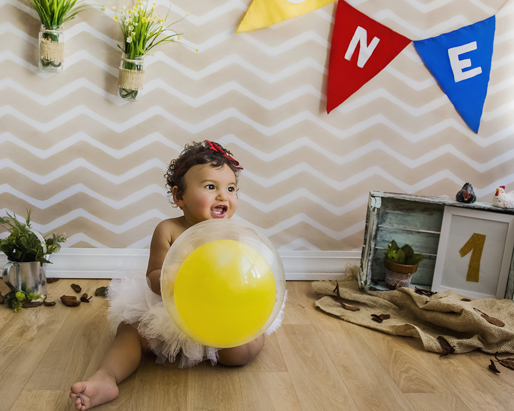 Ensaio smash the cake, ensaio bebê, fotógrafa em Niterói, smash the cake Niterói, smash the cake Rio de Janeiro, smash the cake São Goncalo, smash the cake temático, nossa casa petit, ensaio fotográfico, sessão fotográfica, galinha pintadinha, splash