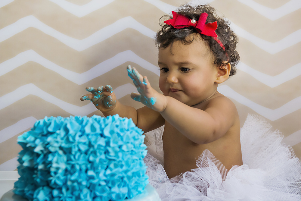 Ensaio smash the cake, ensaio bebê, fotógrafa em Niterói, smash the cake Niterói, smash the cake Rio de Janeiro, smash the cake São Goncalo, smash the cake temático, nossa casa petit, ensaio fotográfico, sessão fotográfica, galinha pintadinha, splash