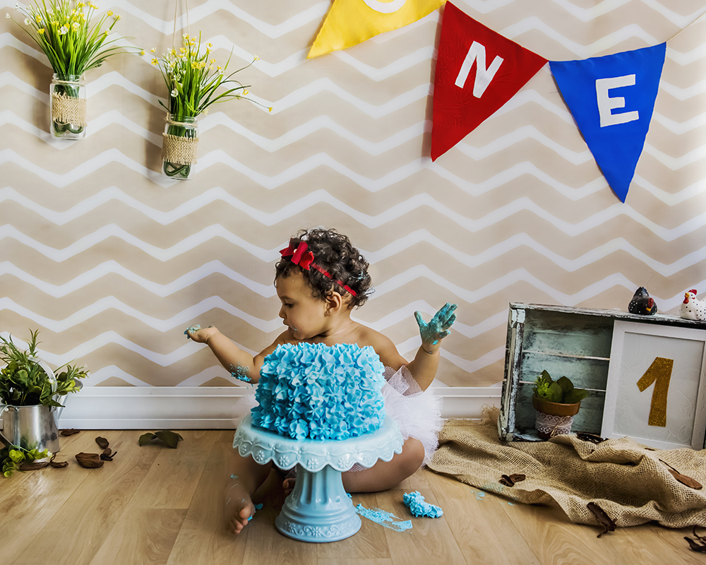 Ensaio smash the cake, ensaio bebê, fotógrafa em Niterói, smash the cake Niterói, smash the cake Rio de Janeiro, smash the cake São Goncalo, smash the cake temático, nossa casa petit, ensaio fotográfico, sessão fotográfica, galinha pintadinha, splash