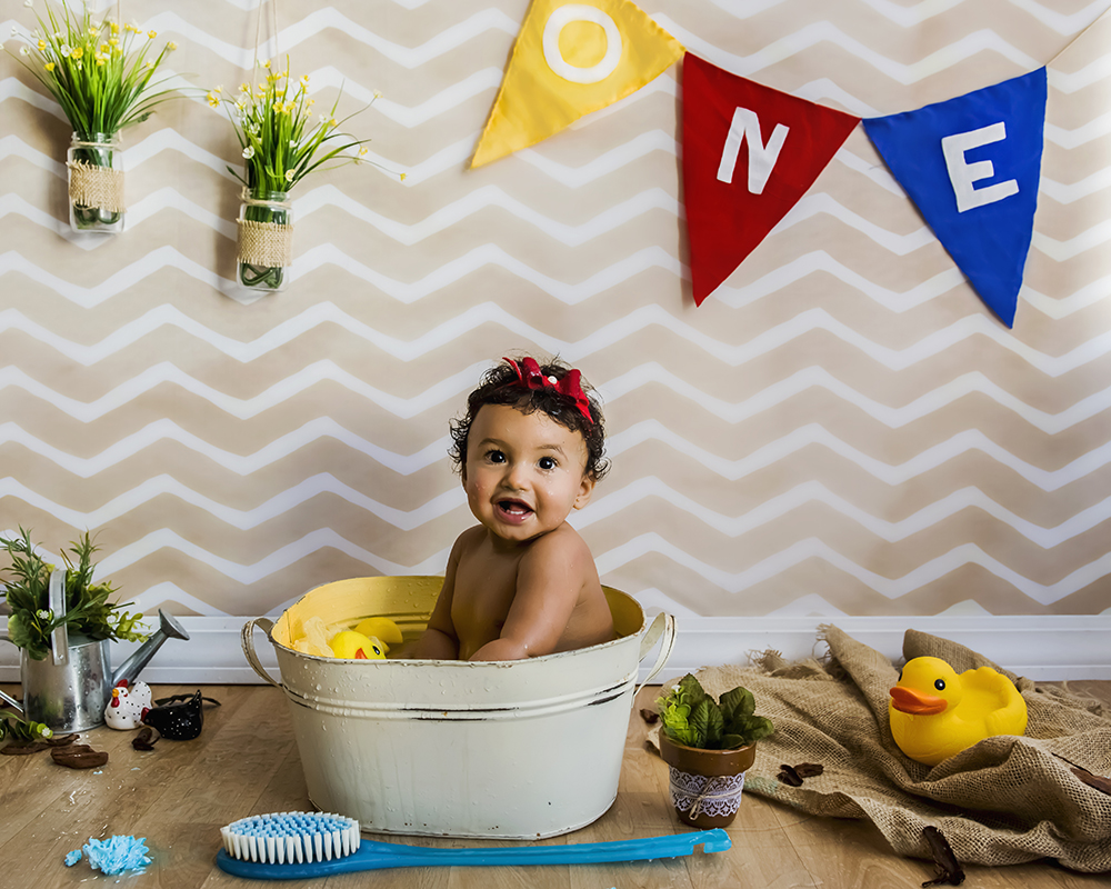 Ensaio smash the cake, ensaio bebê, fotógrafa em Niterói, smash the cake Niterói, smash the cake Rio de Janeiro, smash the cake São Goncalo, smash the cake temático, nossa casa petit, ensaio fotográfico, sessão fotográfica, galinha pintadinha, splash