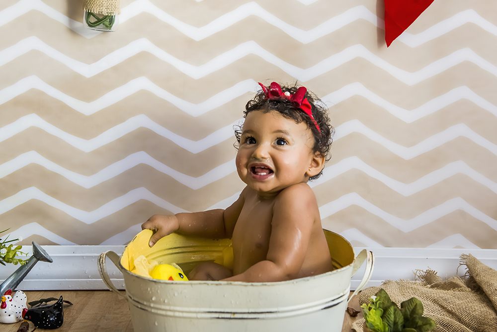 Ensaio smash the cake, ensaio bebê, fotógrafa em Niterói, smash the cake Niterói, smash the cake Rio de Janeiro, smash the cake São Goncalo, smash the cake temático, nossa casa petit, ensaio fotográfico, sessão fotográfica, galinha pintadinha, splash