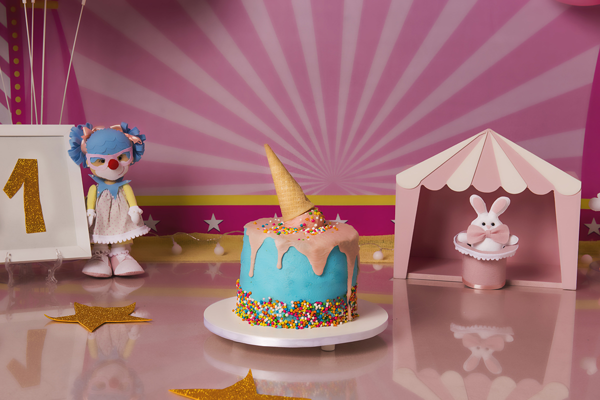 Ensaio smash the cake, ensaio bebê, fotógrafa em Niterói, smash the cake Niterói, smash the cake Rio de Janeiro, smash the cake São Goncalo, smash the cake temático, nossa casa petit, ensaio fotográfico, sessão fotográfica, circo rosa, splash