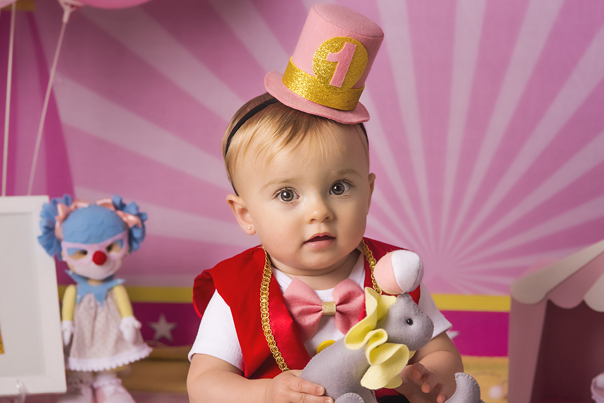 Ensaio smash the cake, ensaio bebê, fotógrafa em Niterói, smash the cake Niterói, smash the cake Rio de Janeiro, smash the cake São Goncalo, smash the cake temático, nossa casa petit, ensaio fotográfico, sessão fotográfica, circo rosa, splash