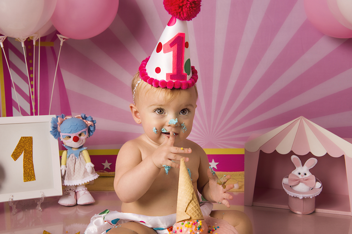 Ensaio smash the cake, ensaio bebê, fotógrafa em Niterói, smash the cake Niterói, smash the cake Rio de Janeiro, smash the cake São Goncalo, smash the cake temático, nossa casa petit, ensaio fotográfico, sessão fotográfica, circo rosa, splash