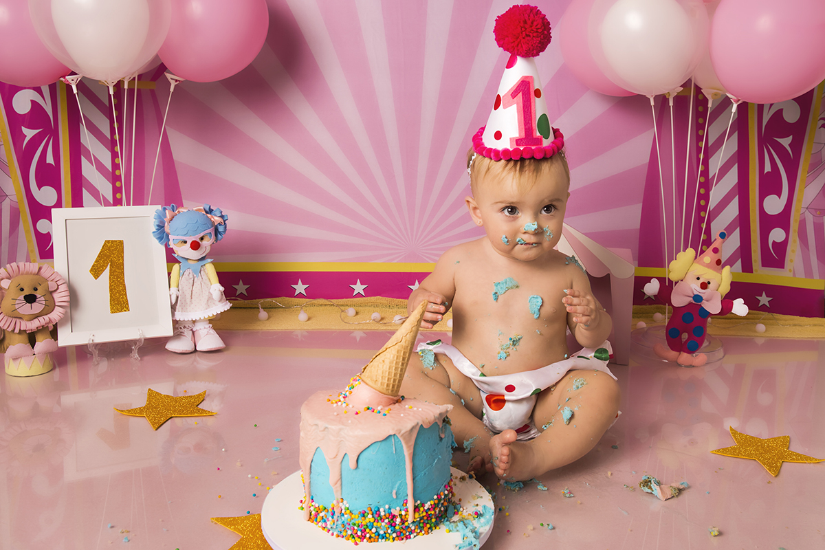 Ensaio smash the cake, ensaio bebê, fotógrafa em Niterói, smash the cake Niterói, smash the cake Rio de Janeiro, smash the cake São Goncalo, smash the cake temático, nossa casa petit, ensaio fotográfico, sessão fotográfica, circo rosa, splash