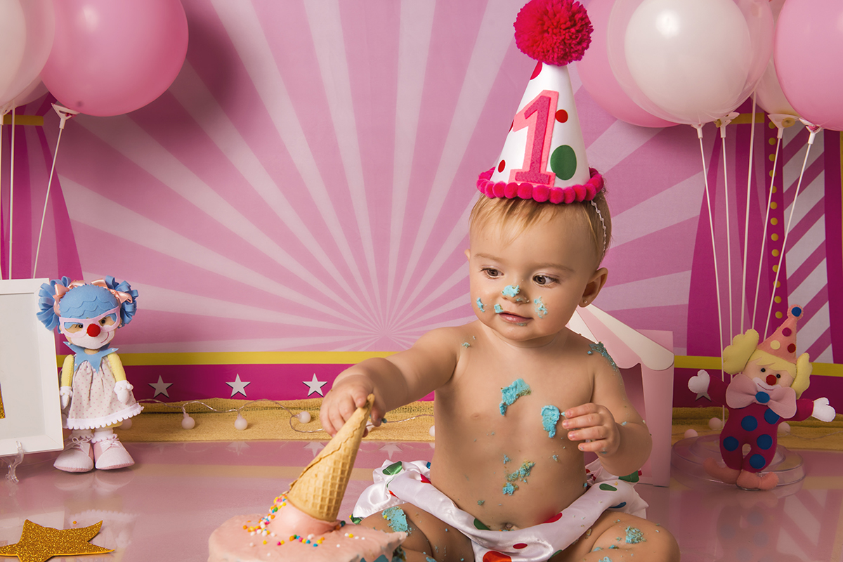 Ensaio smash the cake, ensaio bebê, fotógrafa em Niterói, smash the cake Niterói, smash the cake Rio de Janeiro, smash the cake São Goncalo, smash the cake temático, nossa casa petit, ensaio fotográfico, sessão fotográfica, circo rosa, splash