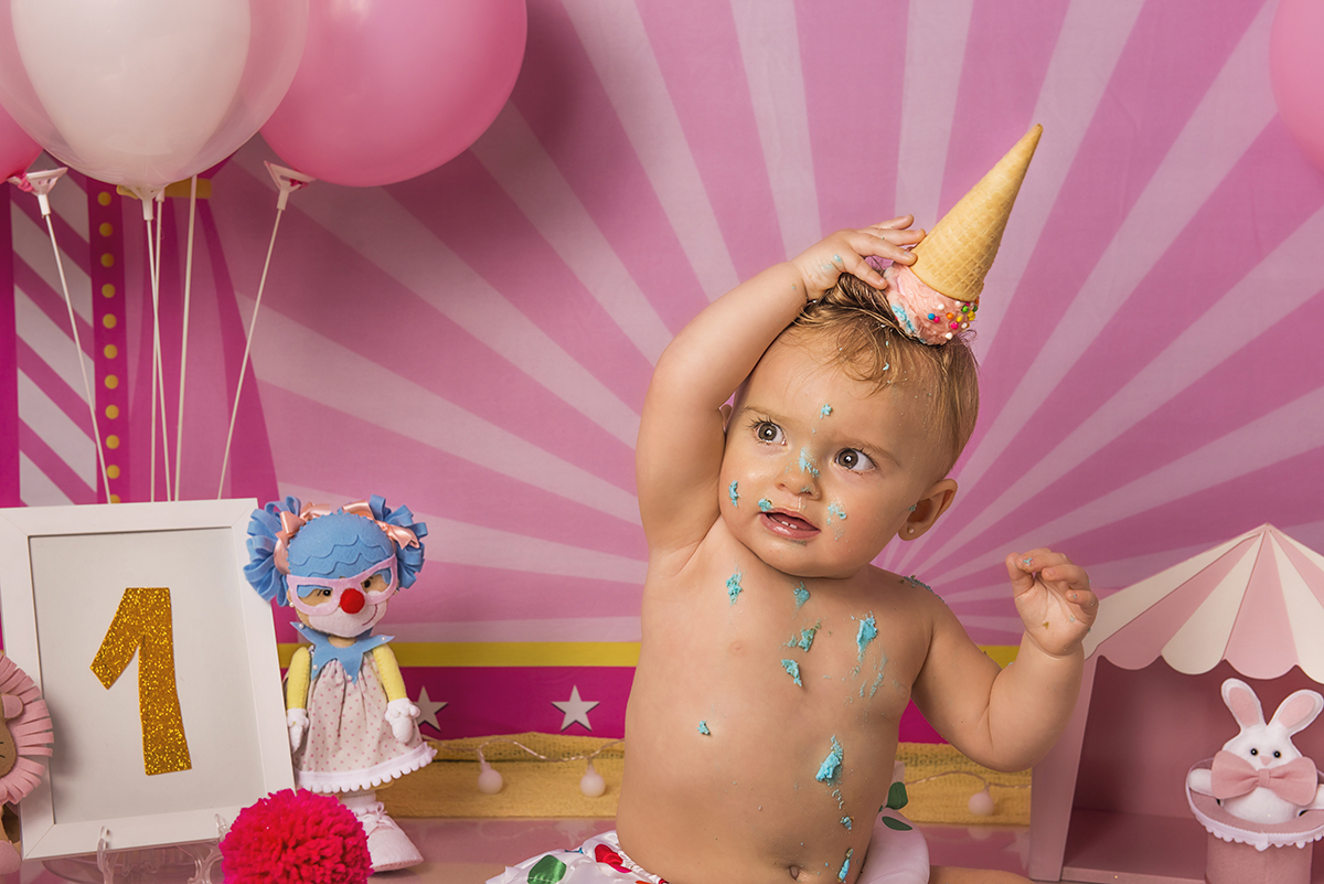 Ensaio smash the cake, ensaio bebê, fotógrafa em Niterói, smash the cake Niterói, smash the cake Rio de Janeiro, smash the cake São Goncalo, smash the cake temático, nossa casa petit, ensaio fotográfico, sessão fotográfica, circo rosa, splash