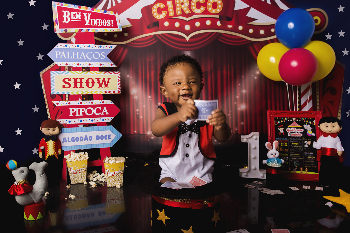 Ensaio smash the cake, ensaio bebê, fotógrafa em Niterói, smash the cake Niterói, smash the cake Rio de Janeiro, smash the cake São Goncalo, smash the cake temático, nossa casa petit, ensaio fotográfico, sessão fotográfica, circo tradicional, splash