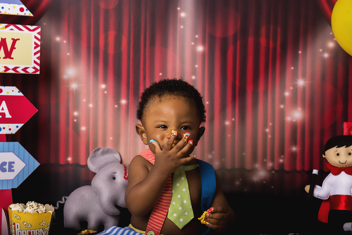 Ensaio smash the cake, ensaio bebê, fotógrafa em Niterói, smash the cake Niterói, smash the cake Rio de Janeiro, smash the cake São Goncalo, smash the cake temático, nossa casa petit, ensaio fotográfico, sessão fotográfica, circo tradicional, splash