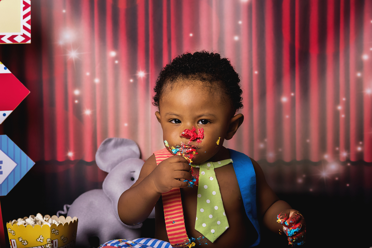 Ensaio smash the cake, ensaio bebê, fotógrafa em Niterói, smash the cake Niterói, smash the cake Rio de Janeiro, smash the cake São Goncalo, smash the cake temático, nossa casa petit, ensaio fotográfico, sessão fotográfica, circo tradicional, splash