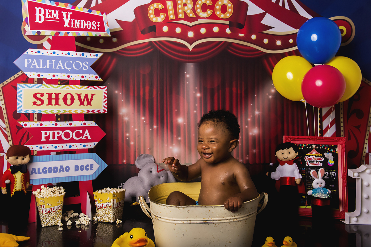 Ensaio smash the cake, ensaio bebê, fotógrafa em Niterói, smash the cake Niterói, smash the cake Rio de Janeiro, smash the cake São Goncalo, smash the cake temático, nossa casa petit, ensaio fotográfico, sessão fotográfica, circo tradicional, splash