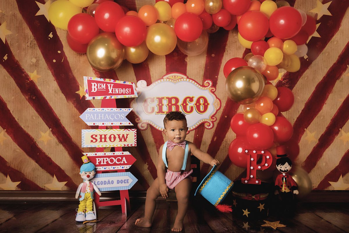 Ensaio smash the cake, ensaio bebê, fotógrafa em Niterói, smash the cake Niterói, smash the cake Rio de Janeiro, smash the cake São Goncalo, smash the cake temático, nossa casa petit, ensaio fotográfico, sessão fotográfica, circo tradicional, splash