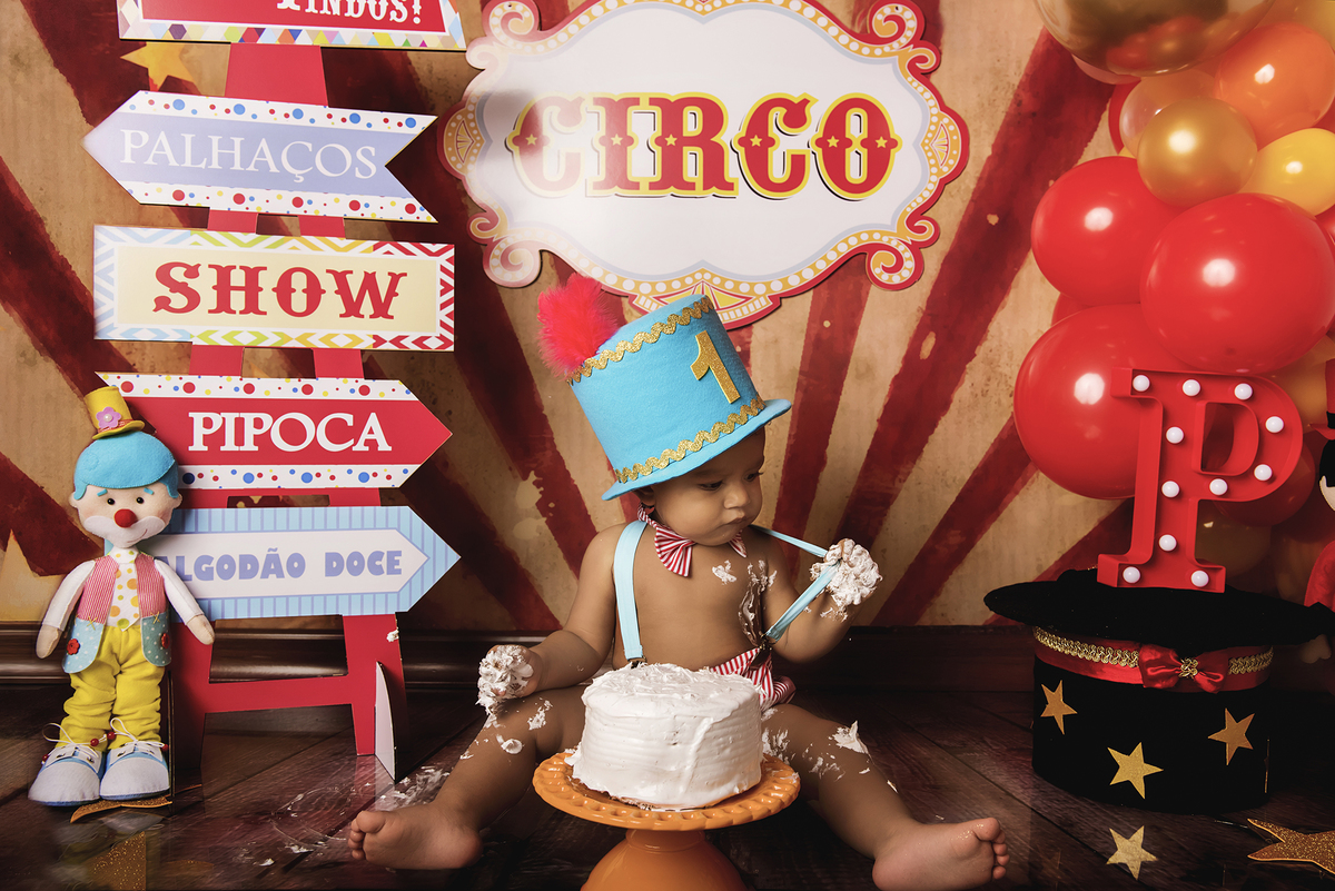 Ensaio smash the cake, ensaio bebê, fotógrafa em Niterói, smash the cake Niterói, smash the cake Rio de Janeiro, smash the cake São Goncalo, smash the cake temático, nossa casa petit, ensaio fotográfico, sessão fotográfica, circo tradicional, splash