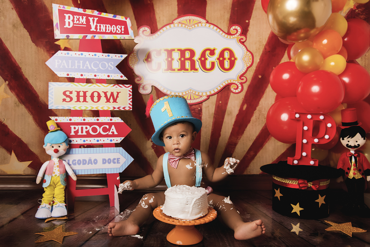 Ensaio smash the cake, ensaio bebê, fotógrafa em Niterói, smash the cake Niterói, smash the cake Rio de Janeiro, smash the cake São Goncalo, smash the cake temático, nossa casa petit, ensaio fotográfico, sessão fotográfica, circo tradicional, splash