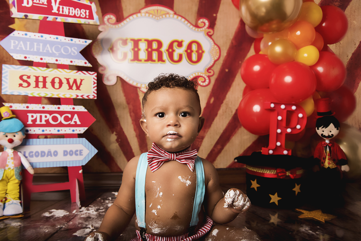Ensaio smash the cake, ensaio bebê, fotógrafa em Niterói, smash the cake Niterói, smash the cake Rio de Janeiro, smash the cake São Goncalo, smash the cake temático, nossa casa petit, ensaio fotográfico, sessão fotográfica, circo tradicional, splash