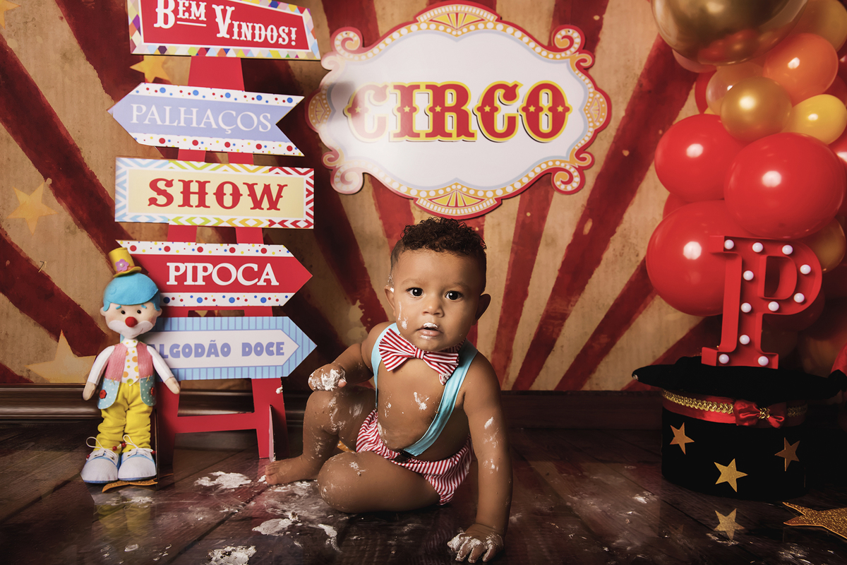 Ensaio smash the cake, ensaio bebê, fotógrafa em Niterói, smash the cake Niterói, smash the cake Rio de Janeiro, smash the cake São Goncalo, smash the cake temático, nossa casa petit, ensaio fotográfico, sessão fotográfica, circo tradicional, splash
