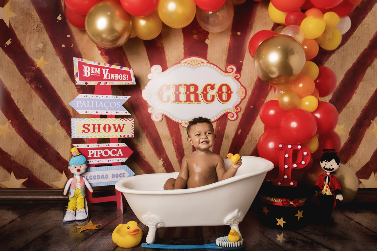 Ensaio smash the cake, ensaio bebê, fotógrafa em Niterói, smash the cake Niterói, smash the cake Rio de Janeiro, smash the cake São Goncalo, smash the cake temático, nossa casa petit, ensaio fotográfico, sessão fotográfica, circo tradicional, splash
