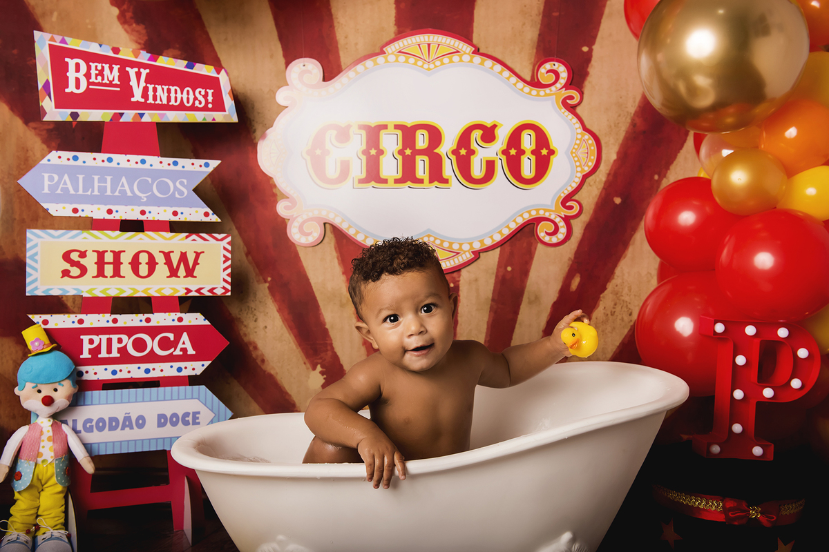 Ensaio smash the cake, ensaio bebê, fotógrafa em Niterói, smash the cake Niterói, smash the cake Rio de Janeiro, smash the cake São Goncalo, smash the cake temático, nossa casa petit, ensaio fotográfico, sessão fotográfica, circo tradicional, splash