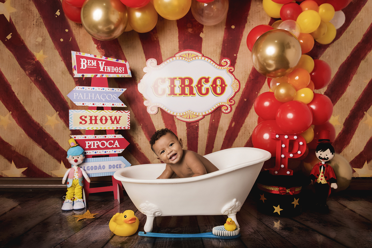 Ensaio smash the cake, ensaio bebê, fotógrafa em Niterói, smash the cake Niterói, smash the cake Rio de Janeiro, smash the cake São Goncalo, smash the cake temático, nossa casa petit, ensaio fotográfico, sessão fotográfica, circo tradicional, splash