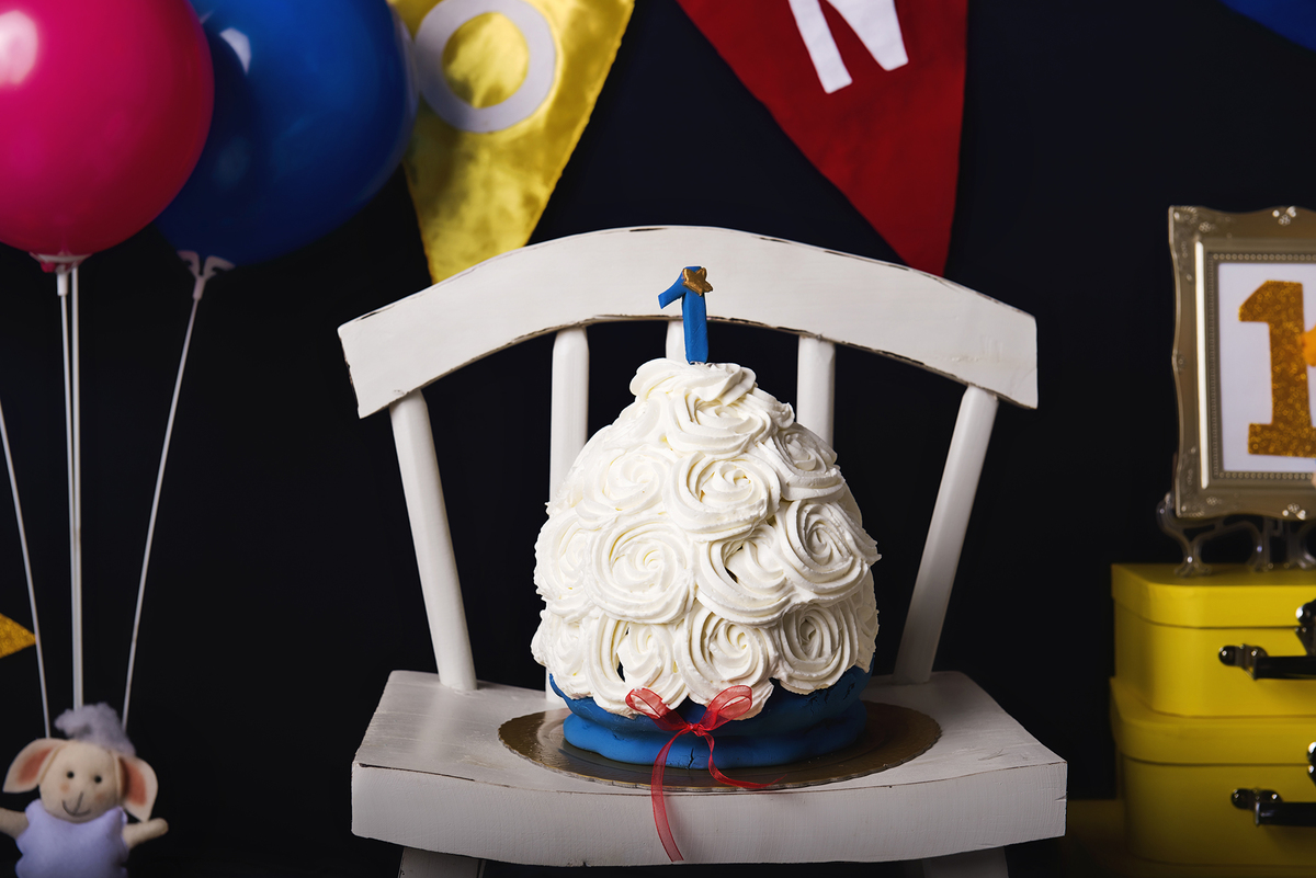 Ensaio smash the cake, ensaio bebê, fotógrafa em Niterói, smash the cake Niterói, smash the cake Rio de Janeiro, smash the cake São Goncalo, smash the cake temático, nossa casa petit, ensaio fotográfico, sessão fotográfica, pequeno principe, splash