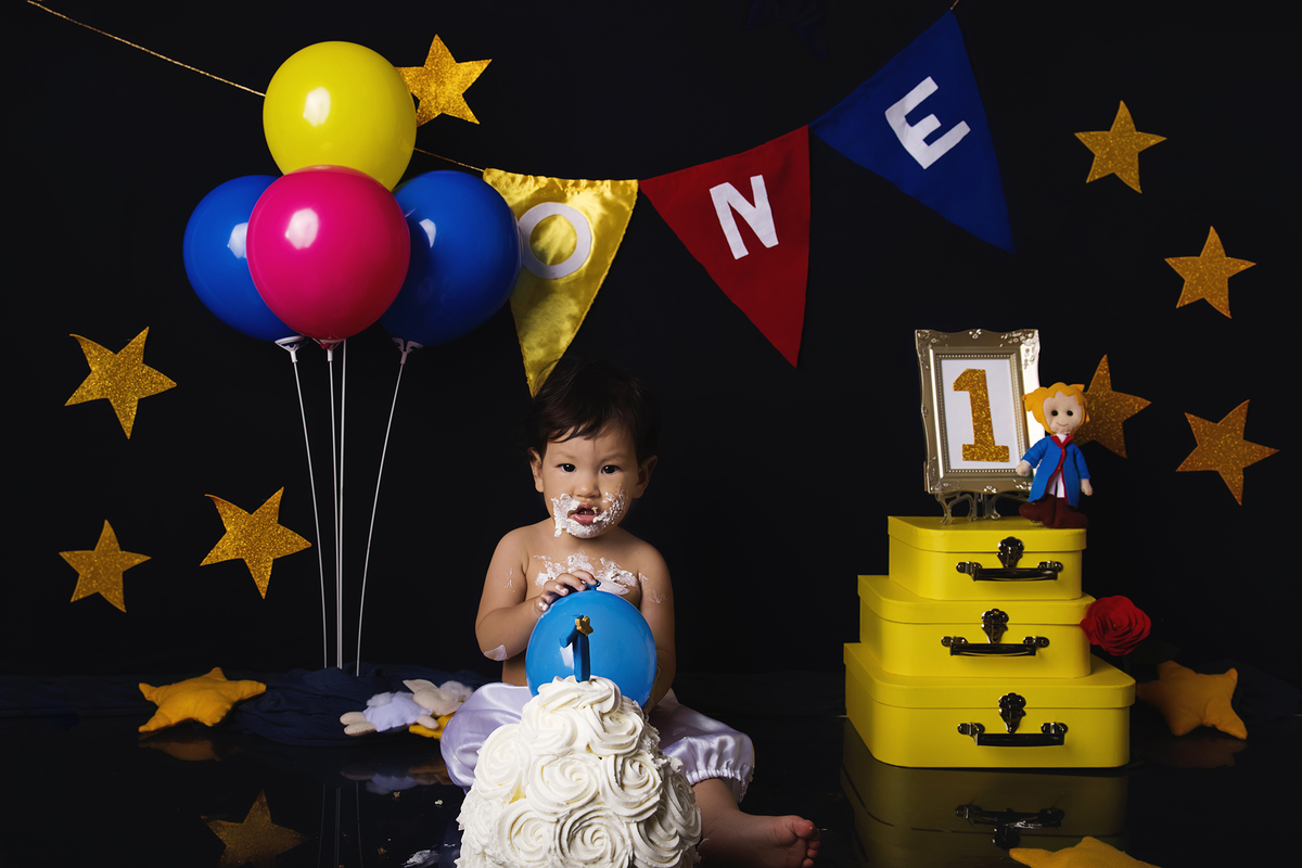 Ensaio smash the cake, ensaio bebê, fotógrafa em Niterói, smash the cake Niterói, smash the cake Rio de Janeiro, smash the cake São Goncalo, smash the cake temático, nossa casa petit, ensaio fotográfico, sessão fotográfica, pequeno principe, splash