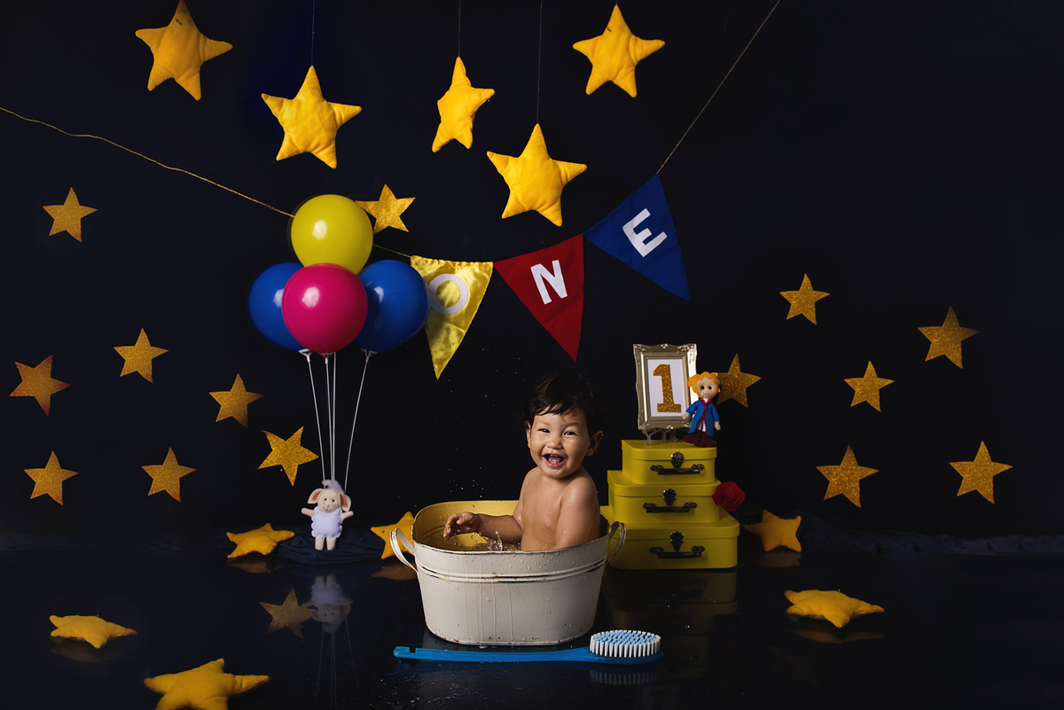 Ensaio smash the cake, ensaio bebê, fotógrafa em Niterói, smash the cake Niterói, smash the cake Rio de Janeiro, smash the cake São Goncalo, smash the cake temático, nossa casa petit, ensaio fotográfico, sessão fotográfica, pequeno principe, splash