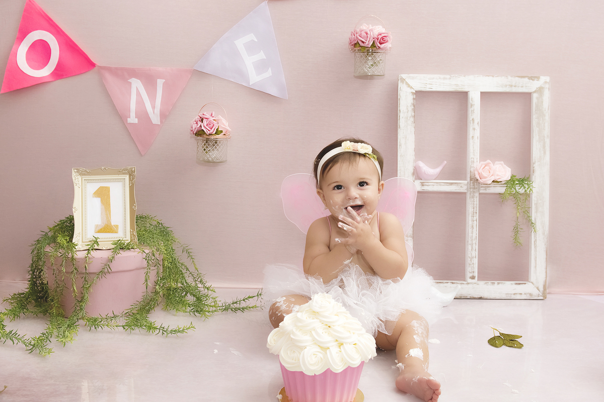 Ensaio smash the cake, ensaio bebê, fotógrafa em Niterói, smash the cake Niterói, smash the cake Rio de Janeiro, smash the cake São Goncalo, smash the cake temático, nossa casa petit, ensaio fotográfico, sessão fotográfica, jardim encantado, splash