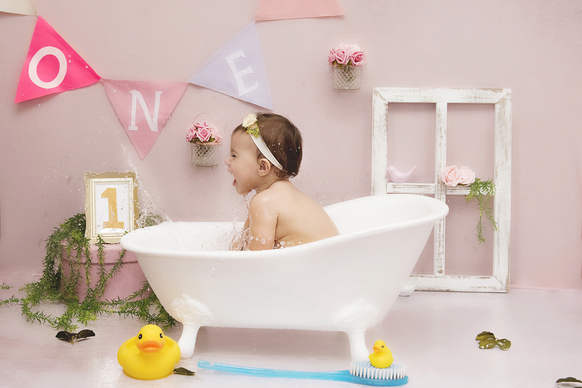 Ensaio smash the cake, ensaio bebê, fotógrafa em Niterói, smash the cake Niterói, smash the cake Rio de Janeiro, smash the cake São Goncalo, smash the cake temático, nossa casa petit, ensaio fotográfico, sessão fotográfica, jardim encantado, splash