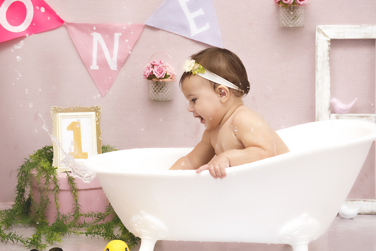 Ensaio smash the cake, ensaio bebê, fotógrafa em Niterói, smash the cake Niterói, smash the cake Rio de Janeiro, smash the cake São Goncalo, smash the cake temático, nossa casa petit, ensaio fotográfico, sessão fotográfica, jardim encantado, splash