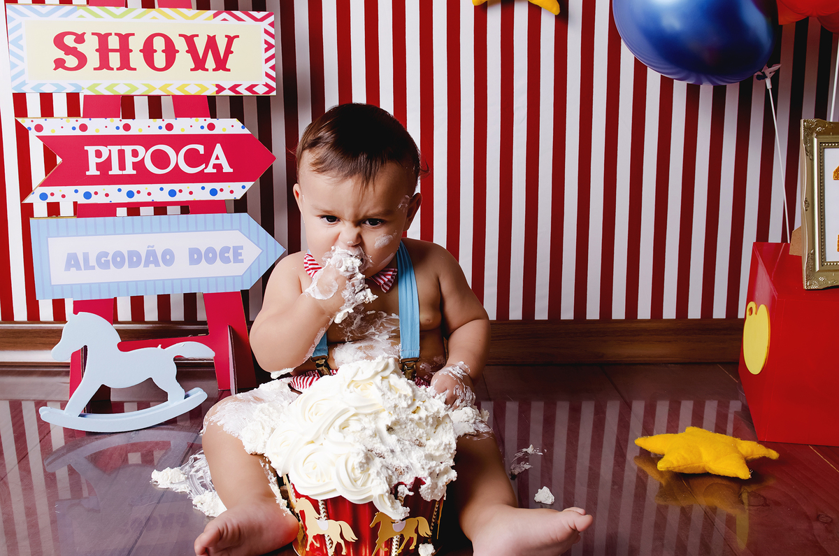 Ensaio smash the cake, ensaio bebê, fotógrafa em Niterói, smash the cake Niterói, smash the cake Rio de Janeiro, smash the cake São Goncalo, smash the cake temático, nossa casa petit, ensaio fotográfico, sessão fotográfica, parque de diversões, splash
