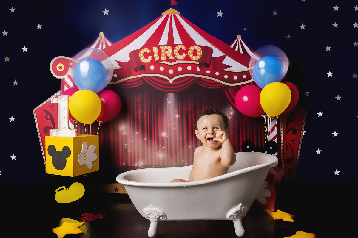 Ensaio smash the cake, ensaio bebê, fotógrafa em Niterói, smash the cake Niterói, smash the cake Rio de Janeiro, smash the cake São Goncalo, smash the cake temático, nossa casa petit, ensaio fotográfico, sessão fotográfica, circo do mickey, splash