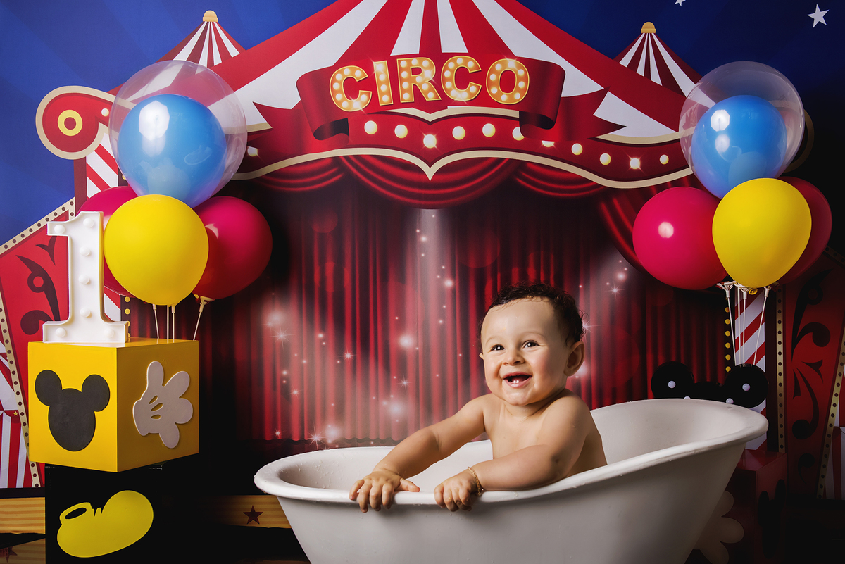 Ensaio smash the cake, ensaio bebê, fotógrafa em Niterói, smash the cake Niterói, smash the cake Rio de Janeiro, smash the cake São Goncalo, smash the cake temático, nossa casa petit, ensaio fotográfico, sessão fotográfica, circo do mickey, splash