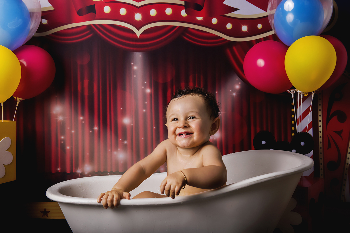 Ensaio smash the cake, ensaio bebê, fotógrafa em Niterói, smash the cake Niterói, smash the cake Rio de Janeiro, smash the cake São Goncalo, smash the cake temático, nossa casa petit, ensaio fotográfico, sessão fotográfica, circo do mickey, splash