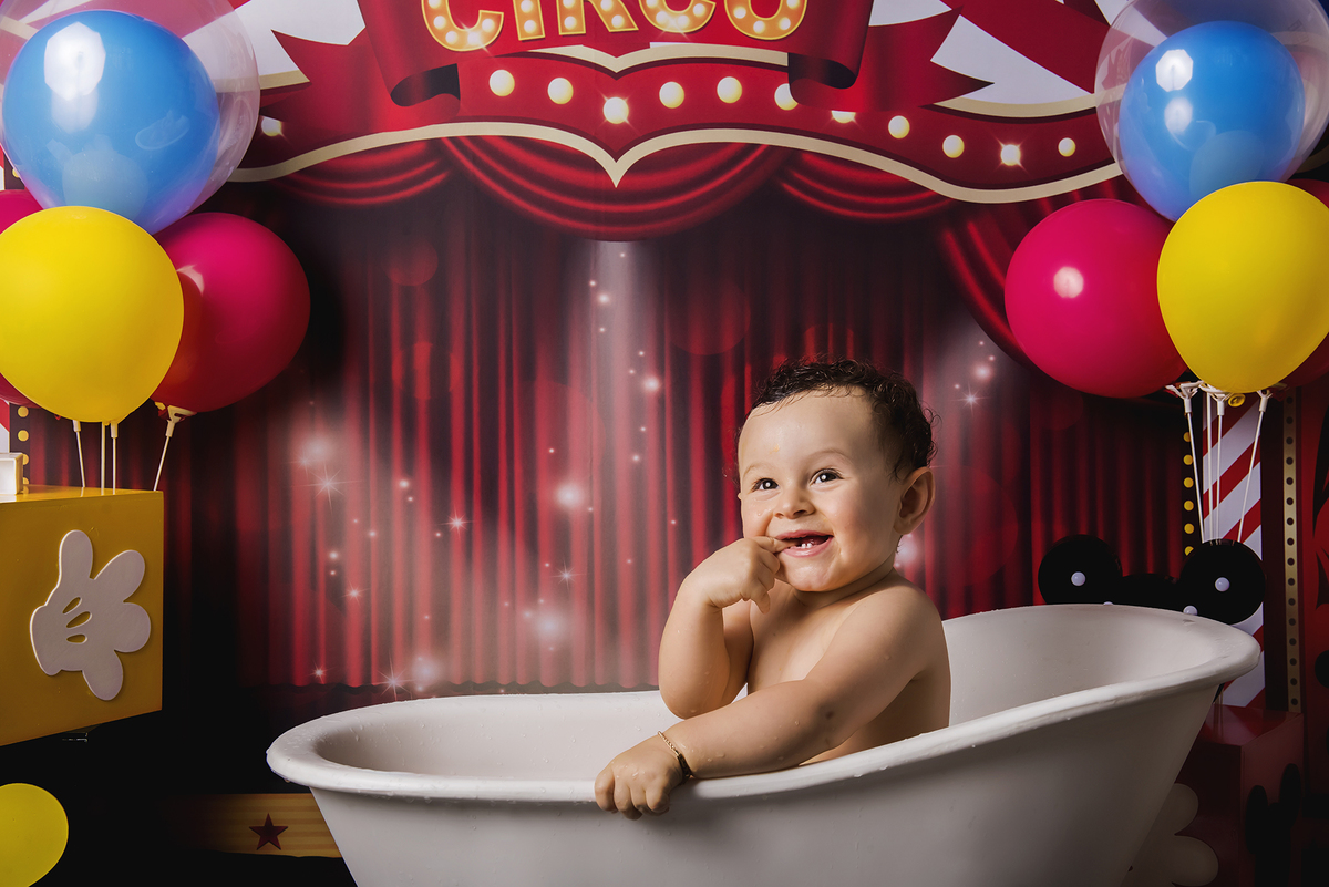 Ensaio smash the cake, ensaio bebê, fotógrafa em Niterói, smash the cake Niterói, smash the cake Rio de Janeiro, smash the cake São Goncalo, smash the cake temático, nossa casa petit, ensaio fotográfico, sessão fotográfica, circo do mickey, splash