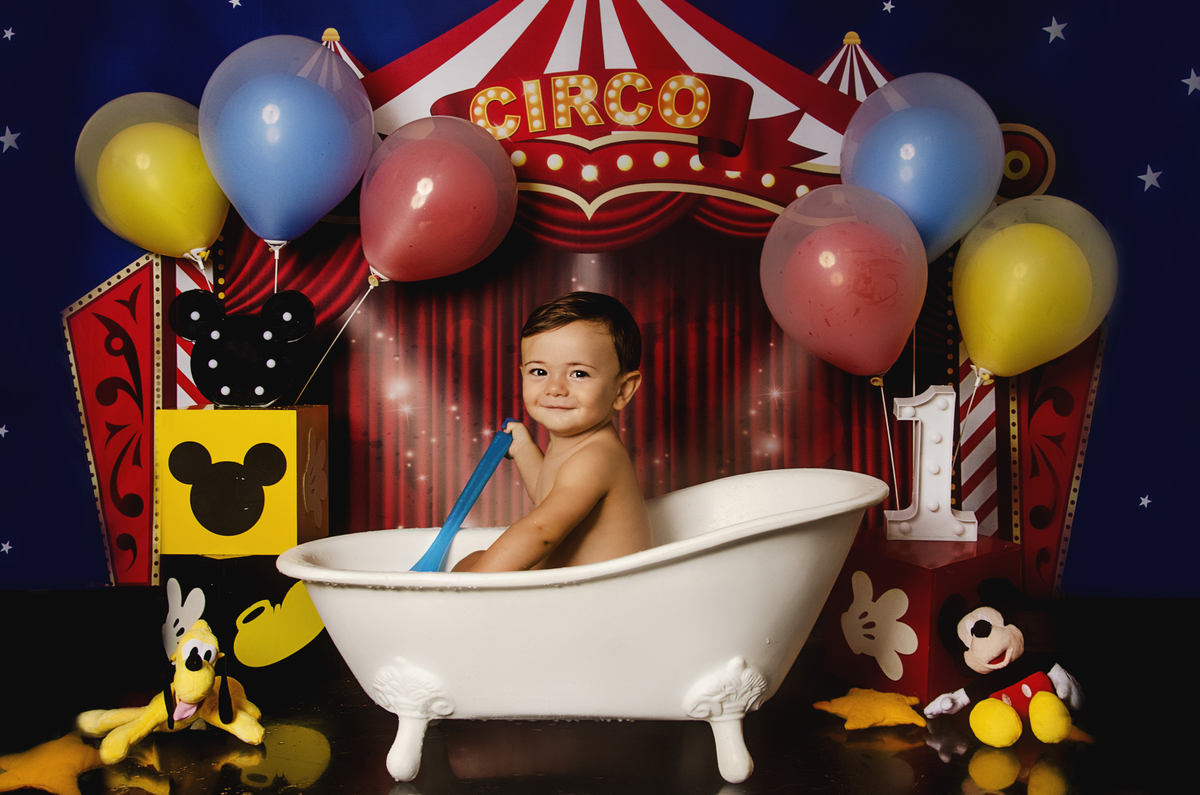 Ensaio smash the cake, ensaio bebê, fotógrafa em Niterói, smash the cake Niterói, smash the cake Rio de Janeiro, smash the cake São Goncalo, smash the cake temático, nossa casa petit, ensaio fotográfico, sessão fotográfica, circo do mickey, splash