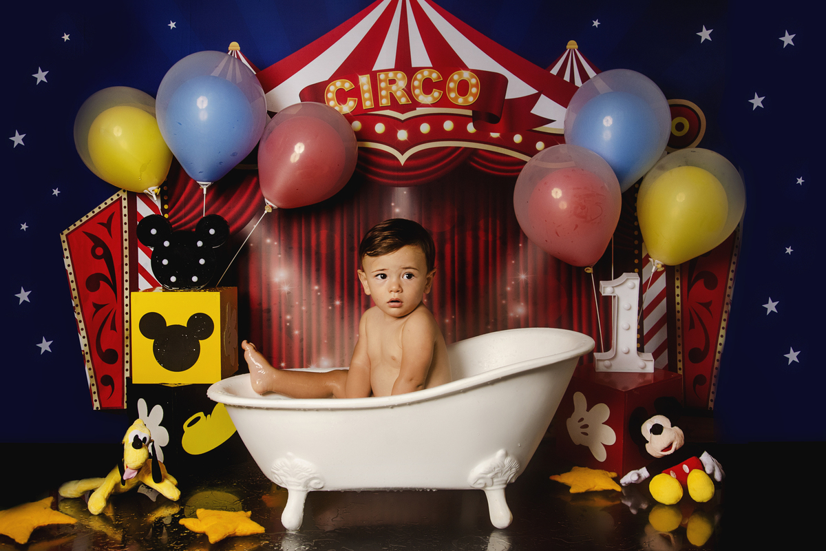 Ensaio smash the cake, ensaio bebê, fotógrafa em Niterói, smash the cake Niterói, smash the cake Rio de Janeiro, smash the cake São Goncalo, smash the cake temático, nossa casa petit, ensaio fotográfico, sessão fotográfica, circo do mickey, splash