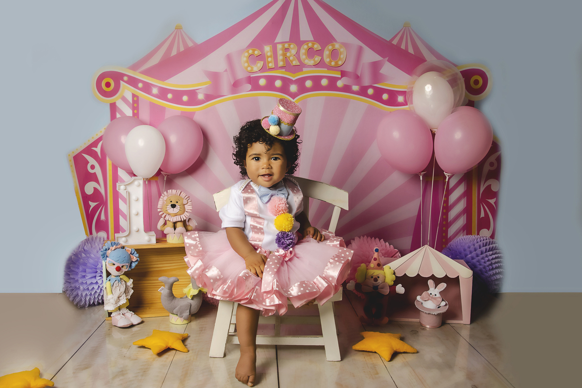 Ensaio smash the cake, ensaio bebê, fotógrafa em Niterói, smash the cake Niterói, smash the cake Rio de Janeiro, smash the cake São Goncalo, smash the cake temático, nossa casa petit, ensaio fotográfico, sessão fotográfica, circo rosa, splash