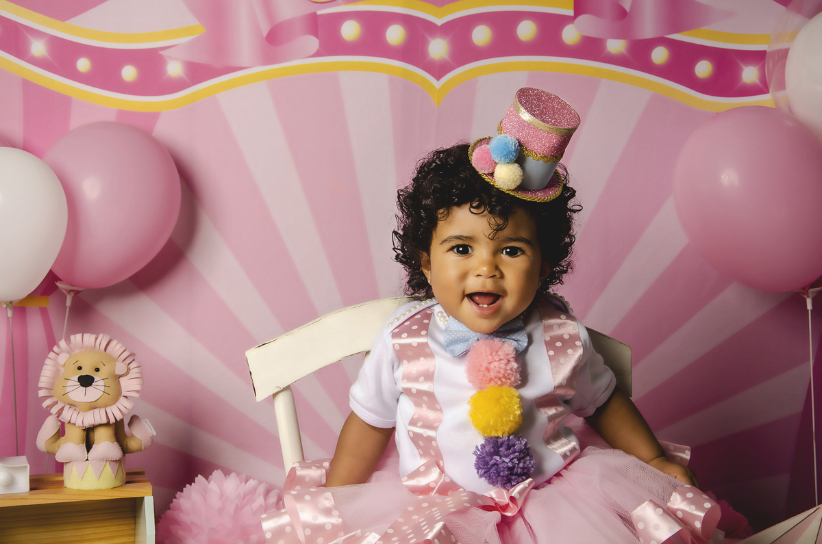 Ensaio smash the cake, ensaio bebê, fotógrafa em Niterói, smash the cake Niterói, smash the cake Rio de Janeiro, smash the cake São Goncalo, smash the cake temático, nossa casa petit, ensaio fotográfico, sessão fotográfica, circo rosa, splash