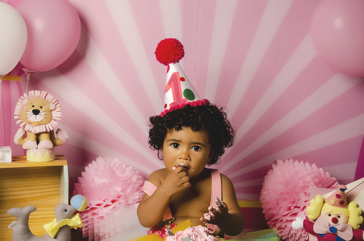 Ensaio smash the cake, ensaio bebê, fotógrafa em Niterói, smash the cake Niterói, smash the cake Rio de Janeiro, smash the cake São Goncalo, smash the cake temático, nossa casa petit, ensaio fotográfico, sessão fotográfica, circo rosa, splash